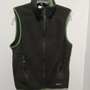 🧭 Patagonia Men's Vest – Size Small, Adventure-Ready & Timeless 🧭